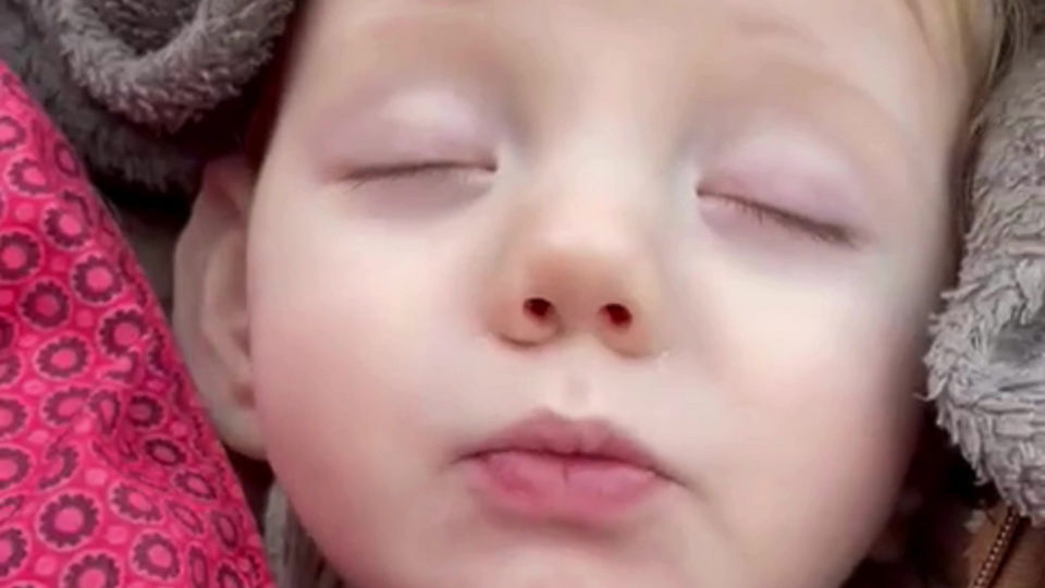 Sleeping tongue posture hold